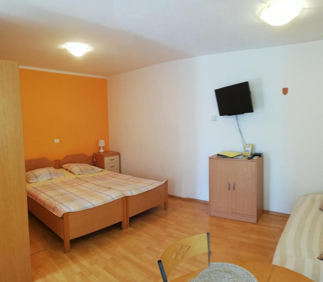 Apartma Brnistra Ginestra Apartment *